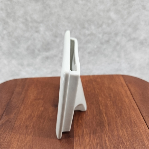 HEART SHAPED WHITE PORCELAIN MINIATURE PICTURE FRAME NO GLASS VALENTINES PHOTO - Picture 3 of 6